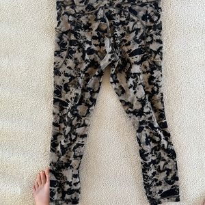 LULULEMON GENTLY WORN, TOO BIG